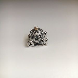 PANDORA Cinderlla Carriage Charm ✨✨